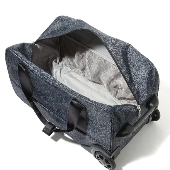 (取寄) バッガリーニ レディース キャリーオン ダッフル Baggallini women Carry-On Duffel Midnight Blossom Print BAGGALLINI - Carry-On Duffel - Midnight Blossom Print - NEW